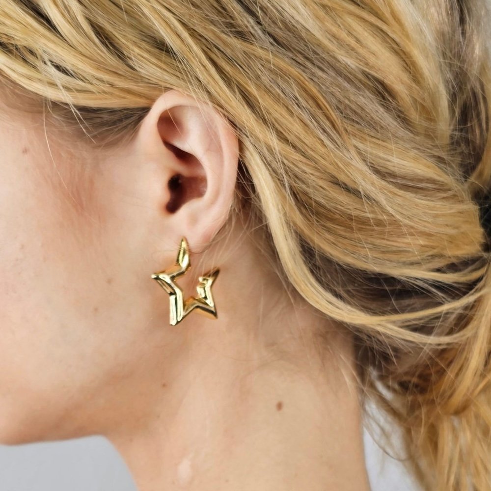 NEW 18K Gold Filled Star Tube Hoop Earrings - Picture 5 of 7